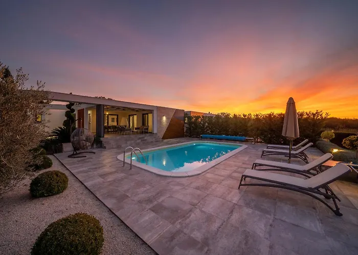 Вилла Royal Four *