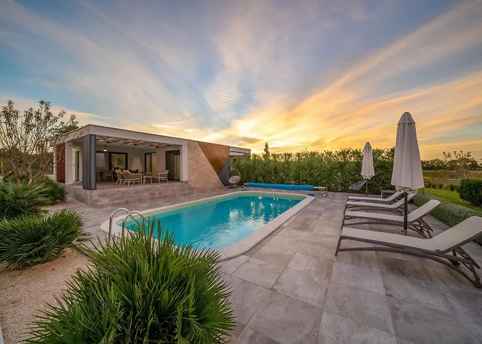 Вилла Royal Four Нин