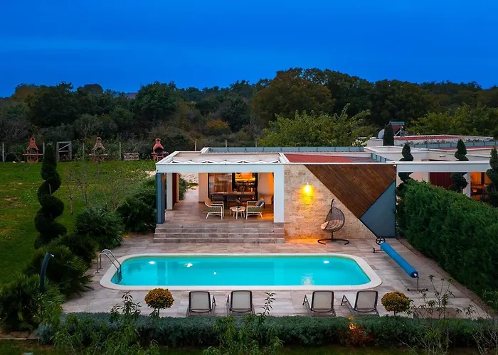 Вилла Royal Four Нин