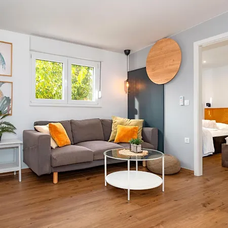 Royal Four Βίλα Nin