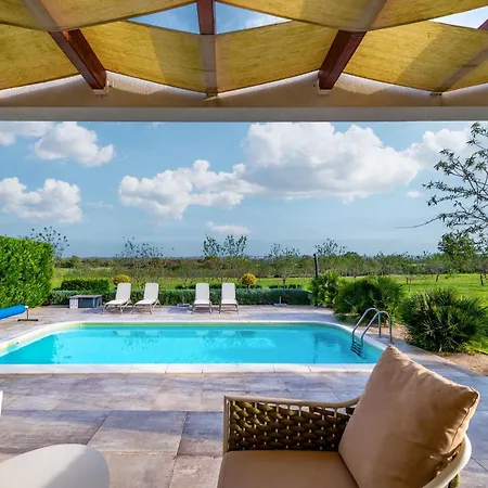 Βίλα Royal Four *