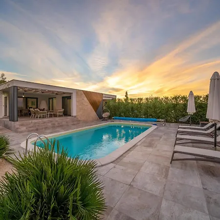 Villa Royal Four Nin